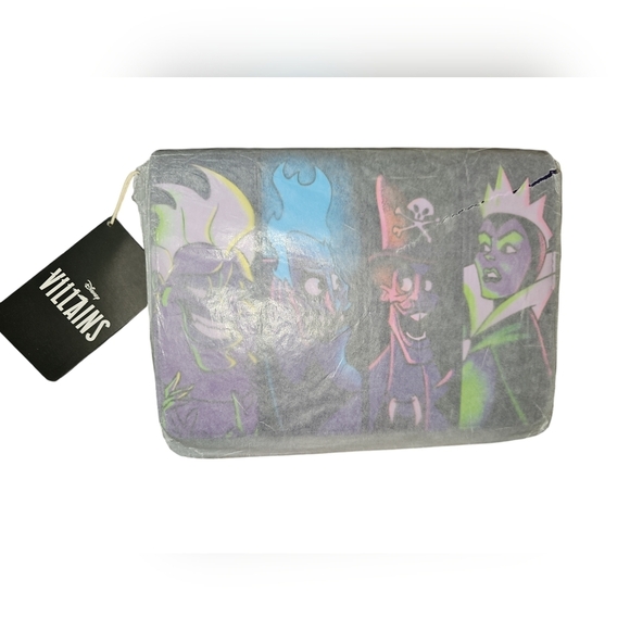 Loungefly Disney Villains in the Dark Crossbody Bag NWT - Picture 6 of 8